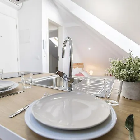 Cosy Flat In Bica Funicular Street * Lizbona