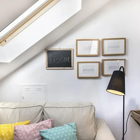 Cosy Flat In Bica Funicular Street Lizbona
