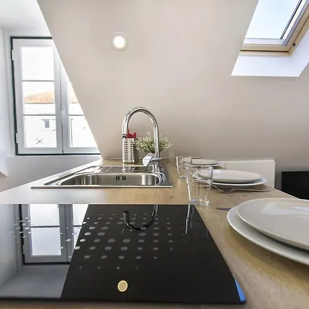 Cosy Flat In Bica Funicular Street *