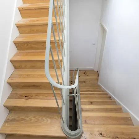 Apartament Cosy Flat In Bica Funicular Street